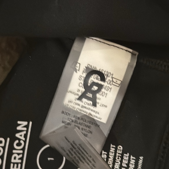 NWT GOOD AMERICAN PINTUCK MESH BRA High Neck Sports Bra Black Small - Picture 7 of 9